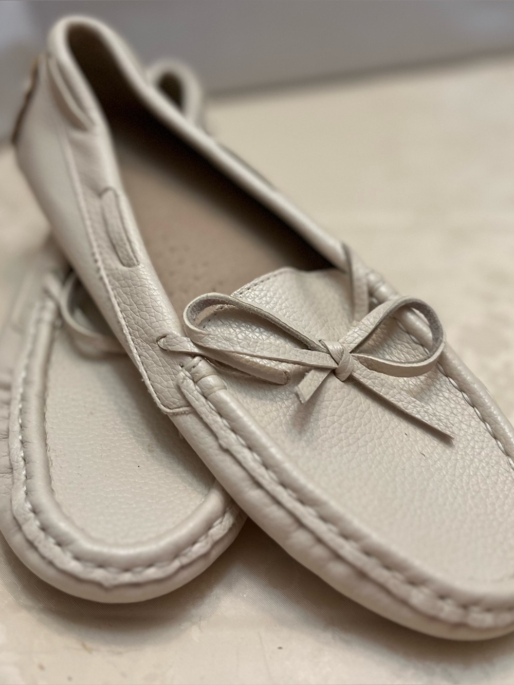 Women's Cream Leather Bow Moccasin Loafers